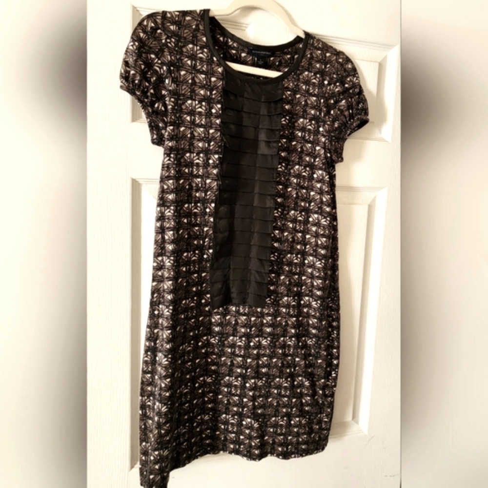 Banana Republic black abstract print sz s stretch with lace front